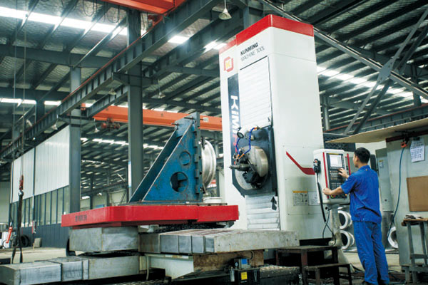 春輝集團(tuán)容器車(chē)間